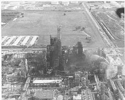 https://upload.wikimedia.org/wikipedia/commons/thumb/4/46/Apdx_F2_-_Aerial_photo_after_explosion.jpg/250px-Apdx_F2_-_Aerial_photo_after_explosion.jpg